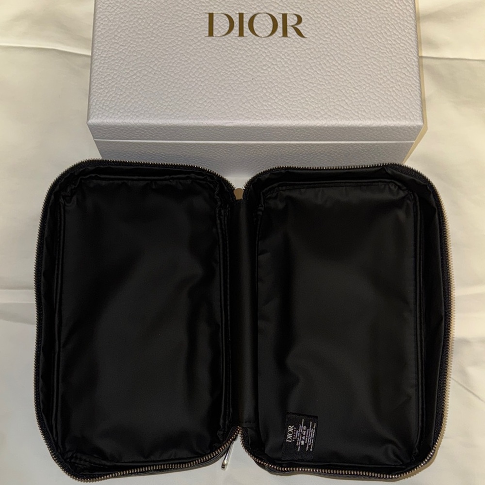 New Dior Beauty Black Makeup Bag - Picture 3 of 4